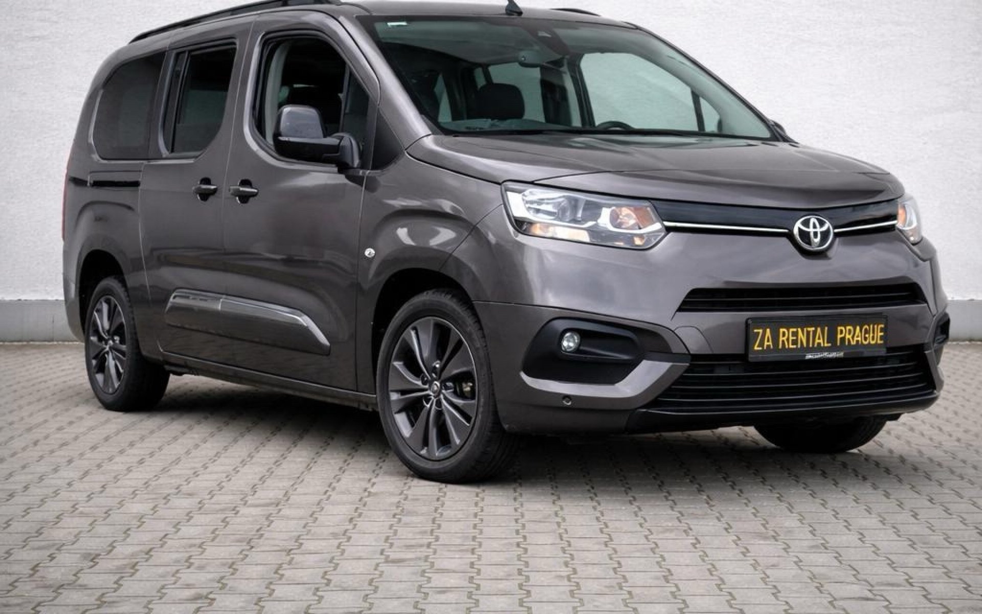 TOYOTA PROACE
